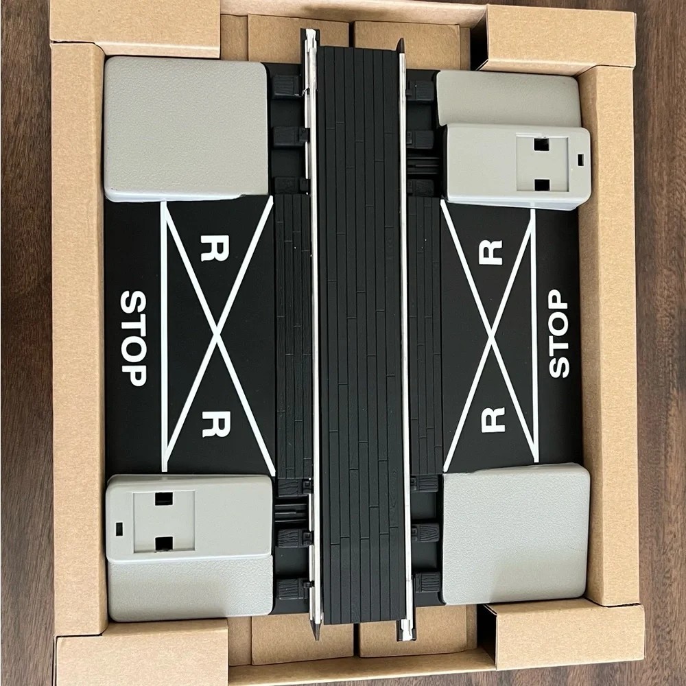 Bachmann Large Scale Dual Crossing Gates - Picture 3 of 5